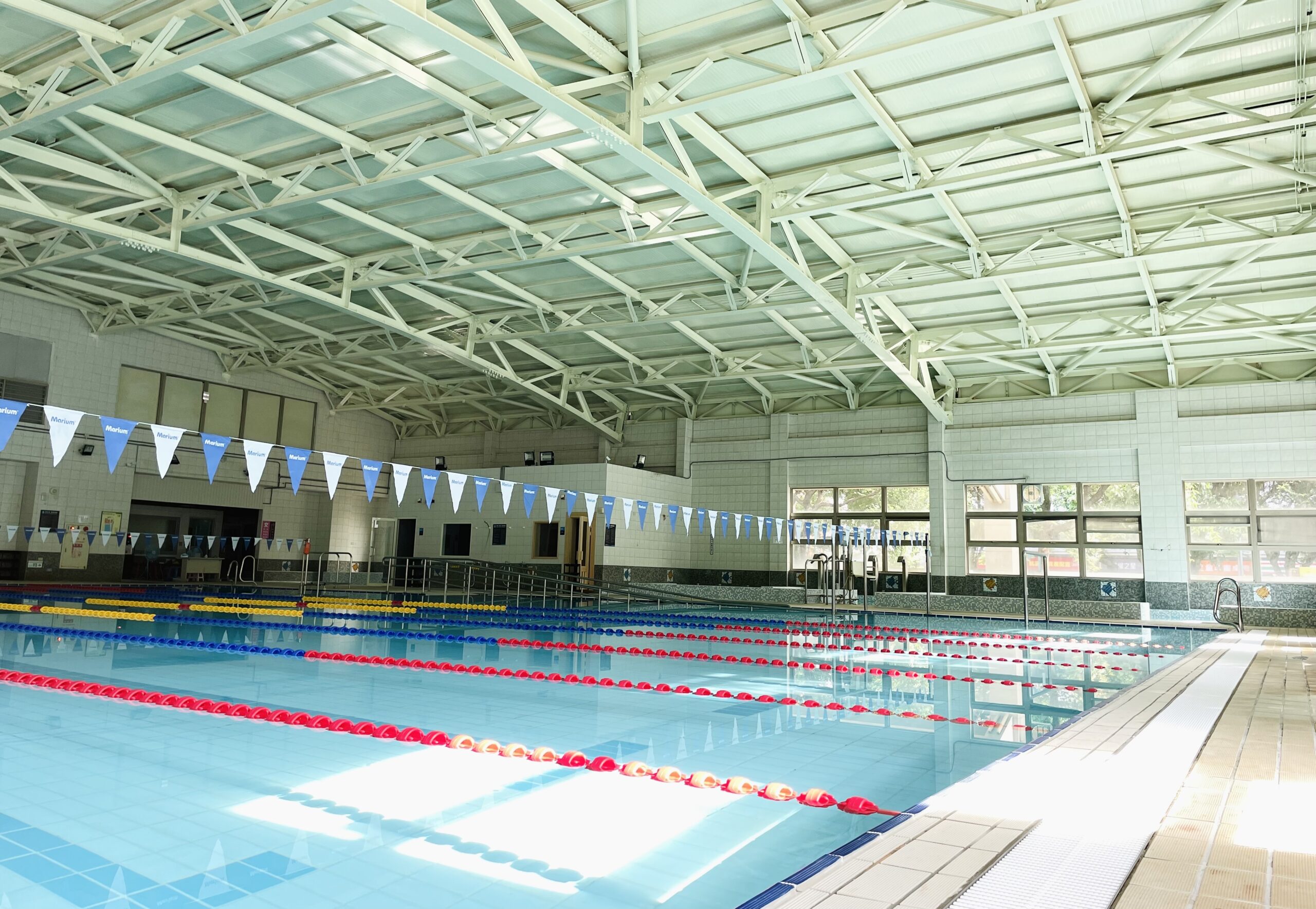 榮星花園游泳池